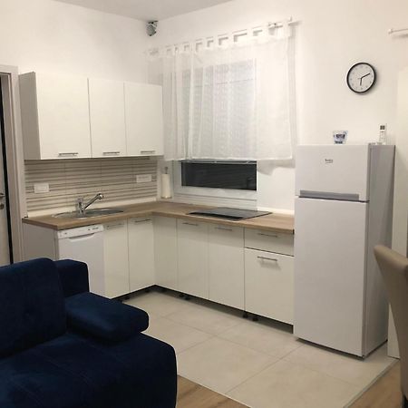 Apartmaji Meduza Изола Экстерьер фото