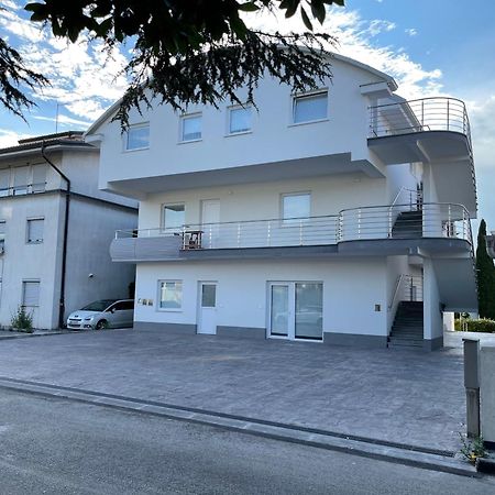 Apartmaji Meduza Изола Экстерьер фото