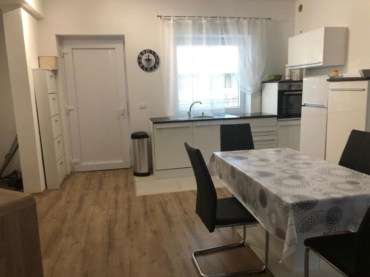 Apartmaji Meduza Изола Экстерьер фото