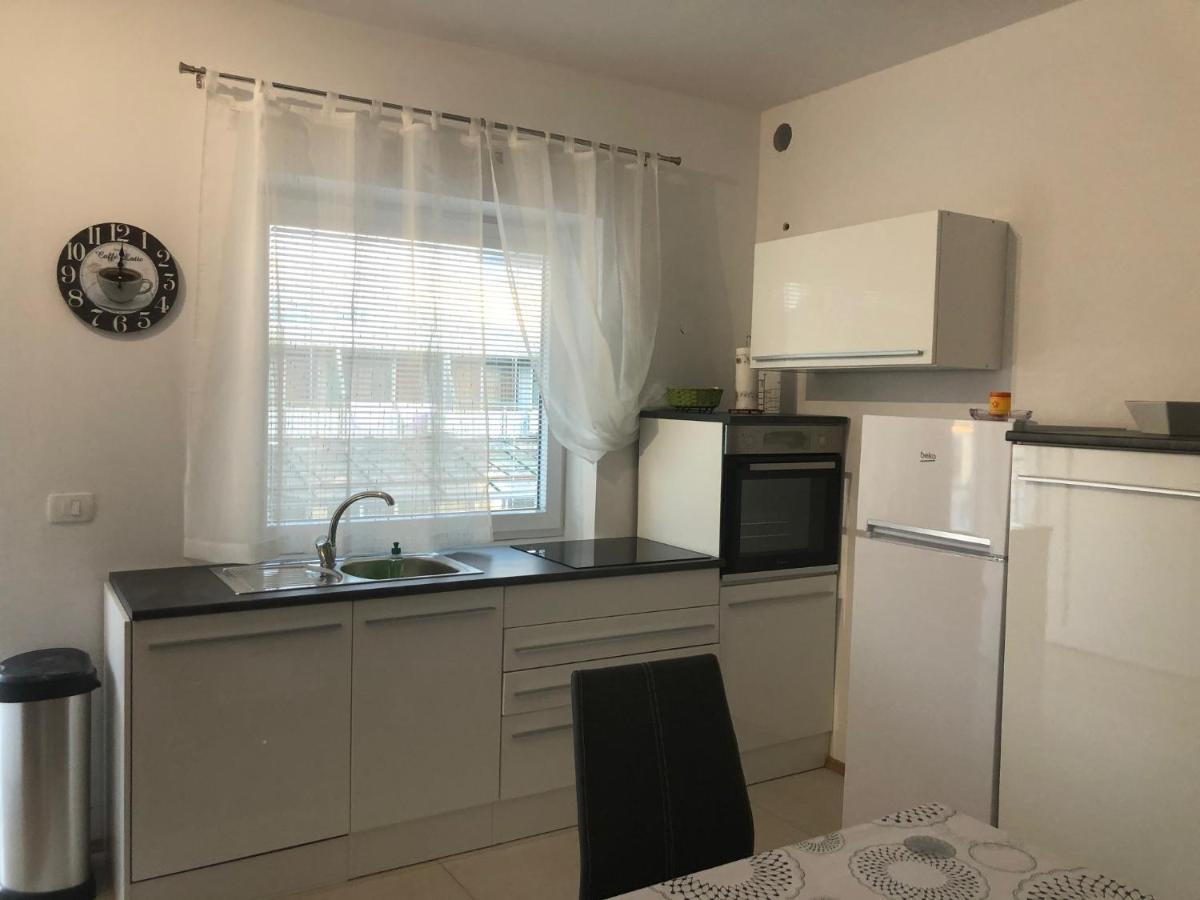 Apartmaji Meduza Изола Экстерьер фото