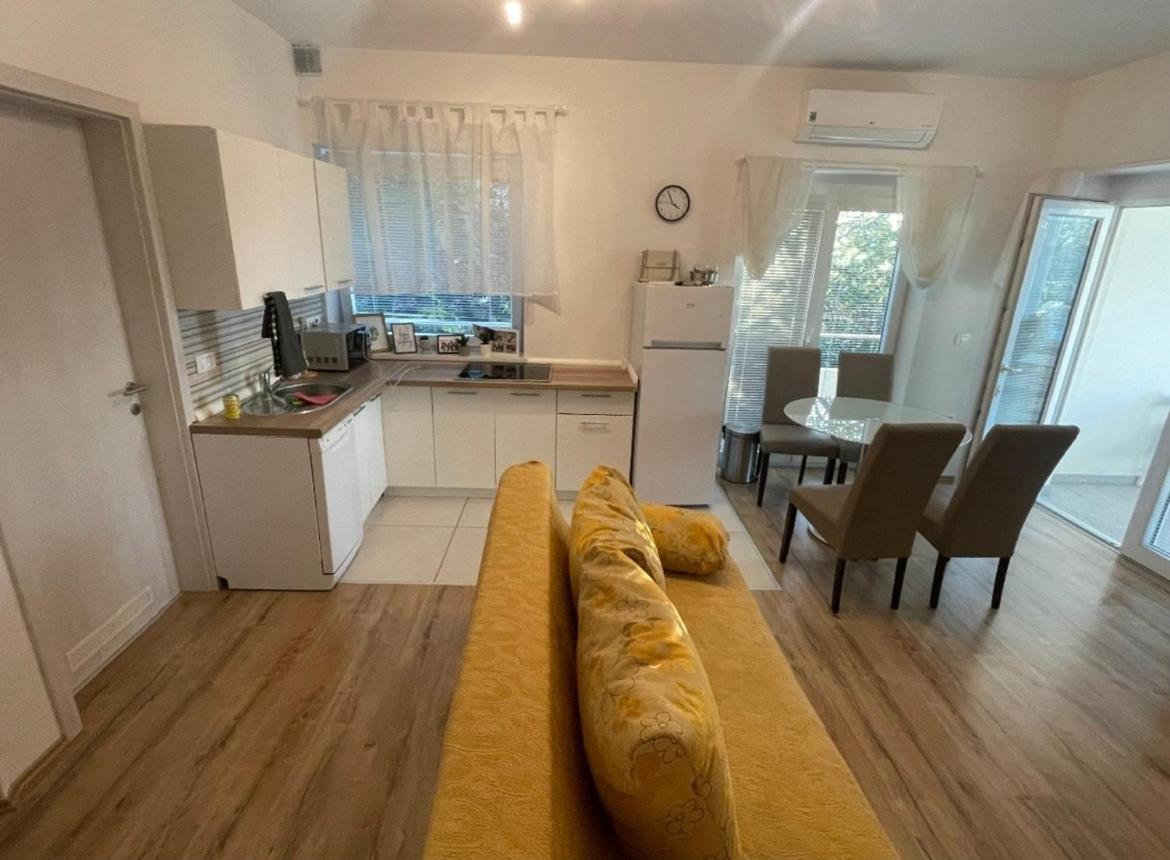 Apartmaji Meduza Изола Экстерьер фото