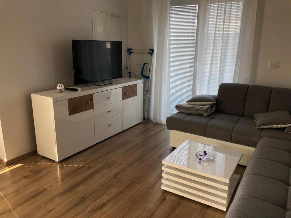Apartmaji Meduza Изола Экстерьер фото