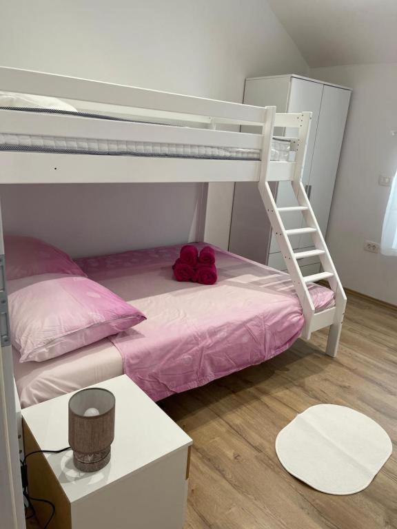 Apartmaji Meduza Изола Экстерьер фото